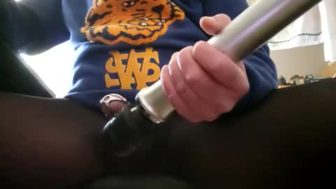 Kingaxel online show from March 31, 9:54 am