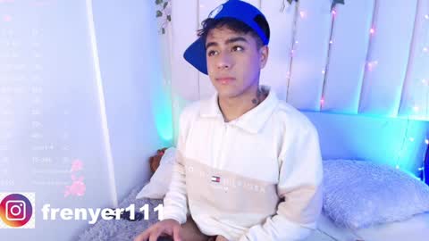 Snapshot of king_azahell chatting on January 22, 2:48 am king  help me reach 100 likes online show from January 22, 2:48 am