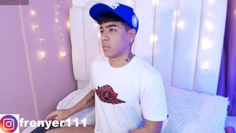 Snapshot of king_azahell chatting on February 28, 2:09 am king  help me reach 100 likes online show from February 28, 2:09 am