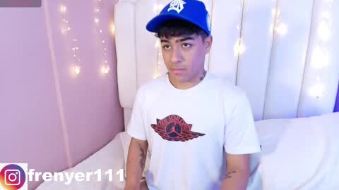 Snapshot of king_azahell chatting on February 28, 5:15 am king  help me reach 100 likes online show from February 28, 5:15 am