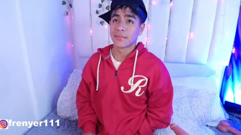 Snapshot of king_azahell chatting on January 10, 3:07 am king  help me reach 100 likes online show from January 10, 3:07 am