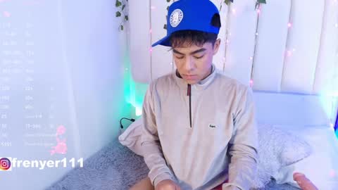 Snapshot of king_azahell chatting on January 12, 8:36 pm king  help me reach 100 likes online show from January 12, 8:36 pm