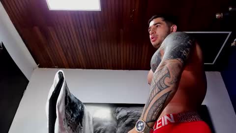 Angel Falconer online show from January 16, 2:53 am