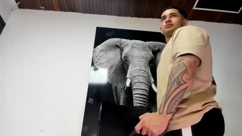 Angel Falconer online show from October 25, 3:51 am