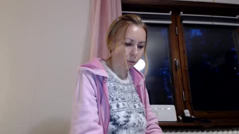 Snapshot of kingandprincess chatting on September 25, 5:20 pm sexysexyhotwetpinkredpussy online show from September 25, 5:20 pm