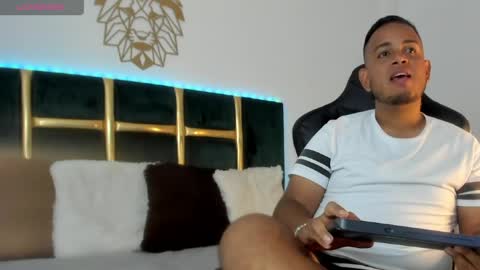 kingg_jay online show from May 15, 12:13 pm