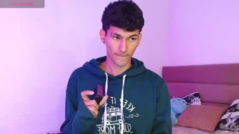  A L E X  online show from November 15, 4:47 am