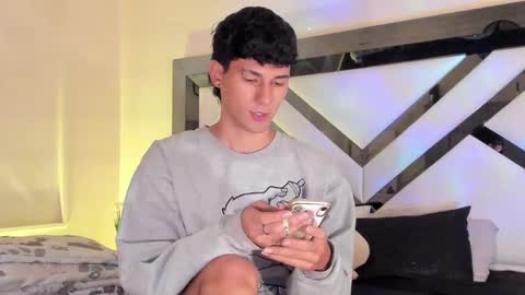  A L E X  online show from February 13, 3:39 am