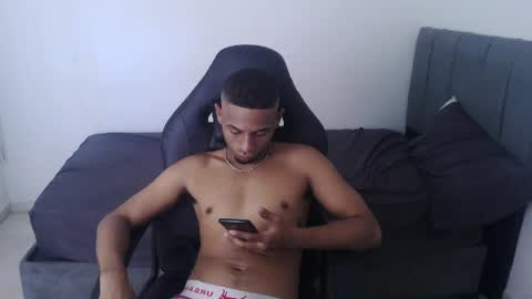 DOMINANT ALPHA KINGS online show from June 1, 7:15 pm