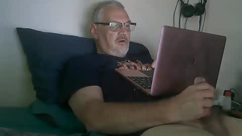 kingtongue10 online show from September 11, 5:14 pm