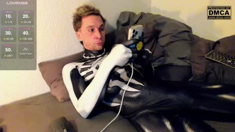 kinky_spidey online show from December 15, 8:25 pm