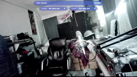 Snapshot of kinkybiguy14 chatting on October 9, 1:00 am Kinky Cassie online show from October 9, 1:00 am