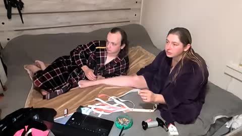 kinkyqueenandpet95 online show from November 29, 3:58 am