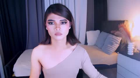 kiora_greyson online show from June 13, 6:35 am