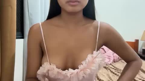 kira_danaya online show from May 26, 5:19 pm