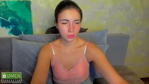 Kira  online show from November 6, 7:39 pm