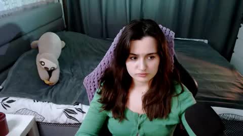 Snapshot of kira_yammy chatting on March 8, 1:50 am Kira follow me online show from March 8, 1:50 am