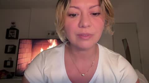 KiraDivine online show from November 28, 2:57 pm