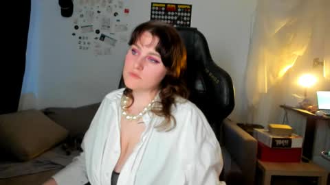Kira  online show from May 1, 6:13 pm