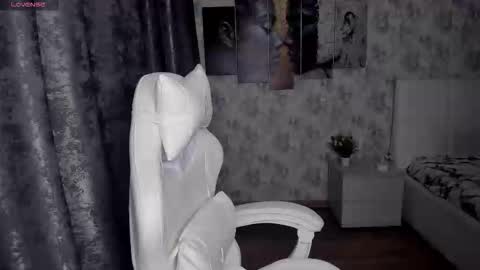 kirakrox online show from September 14, 7:15 pm