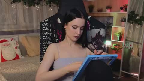 Kira    online show from March 5, 7:17 pm