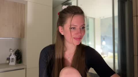 Kira online show from April 16, 9:39 pm