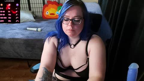 Snapshot of kiraspitqueen chatting on February 7, 8:44 am KiraSpitQueen online show from February 7, 8:44 am