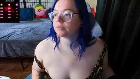 Snapshot of kiraspitqueen chatting on December 20, 6:40 am KiraSpitQueen online show from December 20, 6:40 am