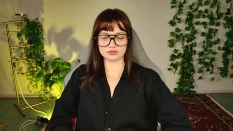 kiravair online show from April 1, 1:41 pm