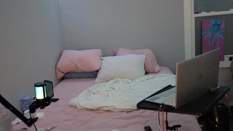 Snapshot of kirkcammerman1 chatting on February 20, 7:34 am Onya online show from February 20, 7:34 am