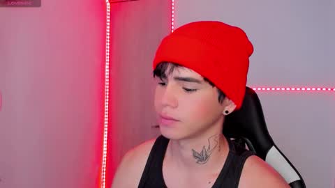 kiss_whitee online show from March 23, 8:03 pm