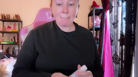 kissica online show from February 8, 2:42 pm