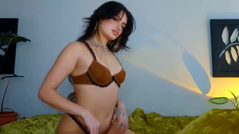 Rose online show from March 2, 6:51 pm