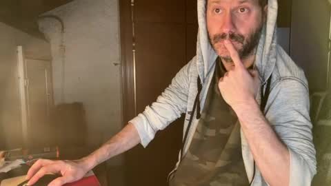 kissofbanned1983 online show from April 22, 1:07 pm