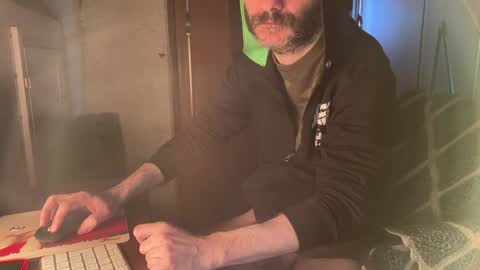 kissofbanned1983 online show from May 16, 10:36 am