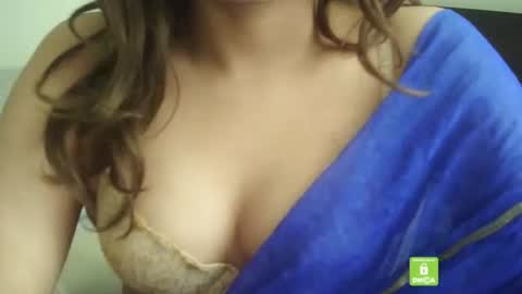 J online show from November 9, 8:33 pm