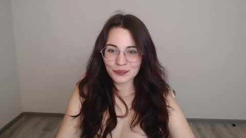 Vikki Rose online show from October 8, 2:23 pm
