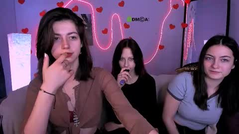 kitniss online show from February 13, 8:12 pm