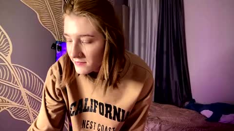 Tanesha online show from May 5, 3:18 pm
