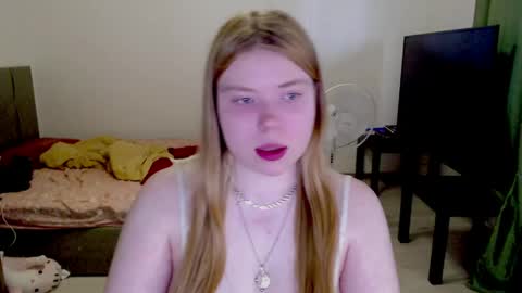 Jennyblonde and Emmabrunette online show from April 19, 4:41 pm