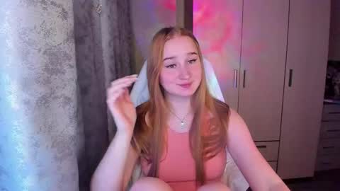 kitten_sun online show from February 21, 1:55 pm