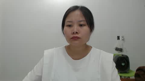 kitti_baby2x online show from April 2, 1:51 pm