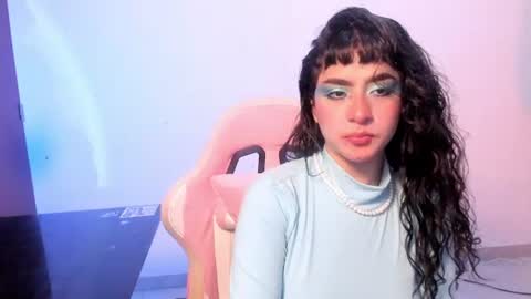 kitty__chs online show from June 17, 5:45 am