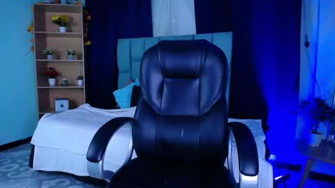 KITTY online show from December 18, 8:59 pm