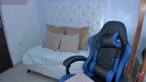 Kitty Kayo online show from February 18, 4:01 am