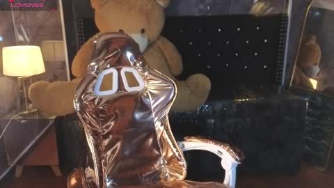 Snapshot of kitty_fox_b chatting on October 4, 2:15 pm kitty_fox_b online show from October 4, 2:15 pm