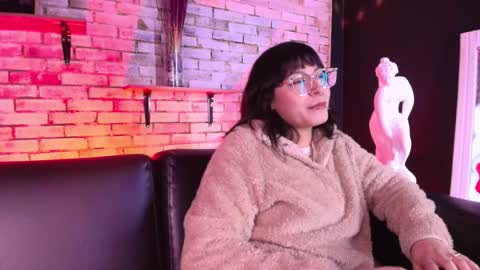 Kitty online show from February 5, 7:01 am