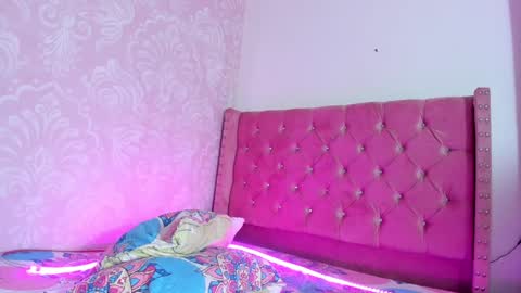 kitty_nicolle online show from December 10, 4:27 pm