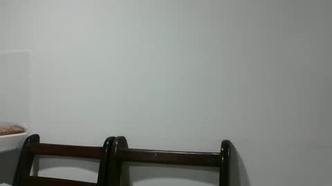 kitty_small69 online show from March 13, 2:59 am