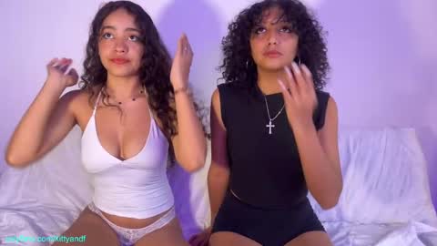 Kitty black hair 19 years Isa red hair18 years John 21 years online show from October 16, 10:41 pm